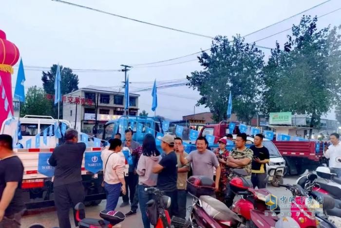 飞碟汽车燃油车4月推介会火爆全国 遍地开花！