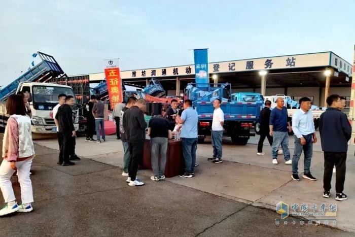 飞碟汽车燃油车4月推介会火爆全国 遍地开花！