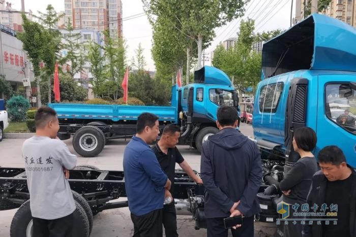 飞碟汽车燃油车4月推介会火爆全国 遍地开花！