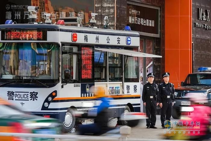 森源鸿马移动警务室：元宵节的平安守护者