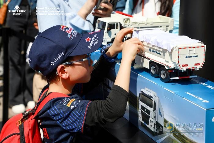 从F1赛道到世界公路，中国重汽破界诠释卡车文化新高度