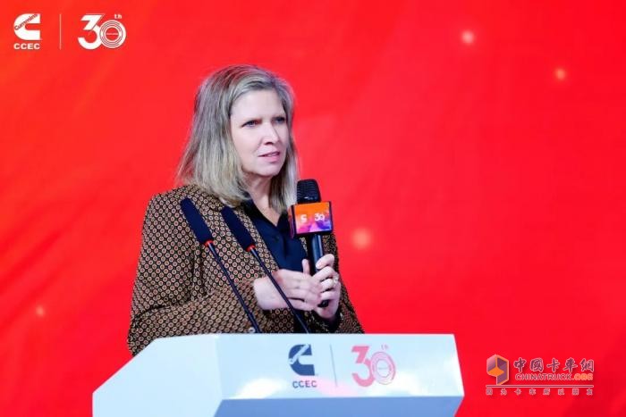 重庆康明斯30周年喜迎第33万台发动机下线，多燃料平台19L甲醇产品同步亮相