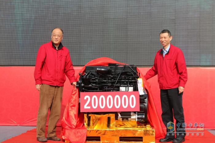 东风康明斯第400万台发动机下线 吹响新征程号角！