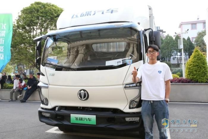 90后司机与飞碟EW5同行，跑出“稳稳的幸福”