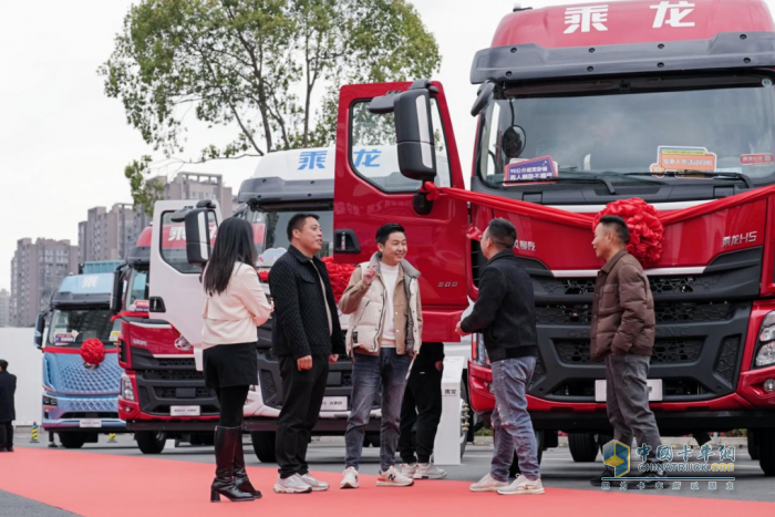更高效更赚钱，乘龙卡车燃爆天府