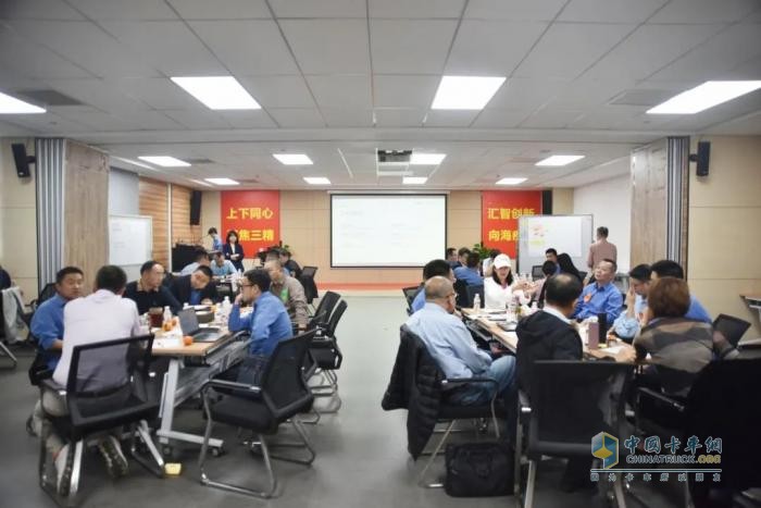 签约1500台！东风柳汽与中欧国际工商学院“龙行工程”生态共创合作项目启动