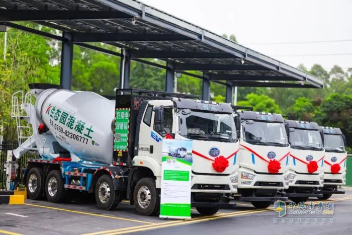 中集车辆50台新能源搅拌车交付华南
