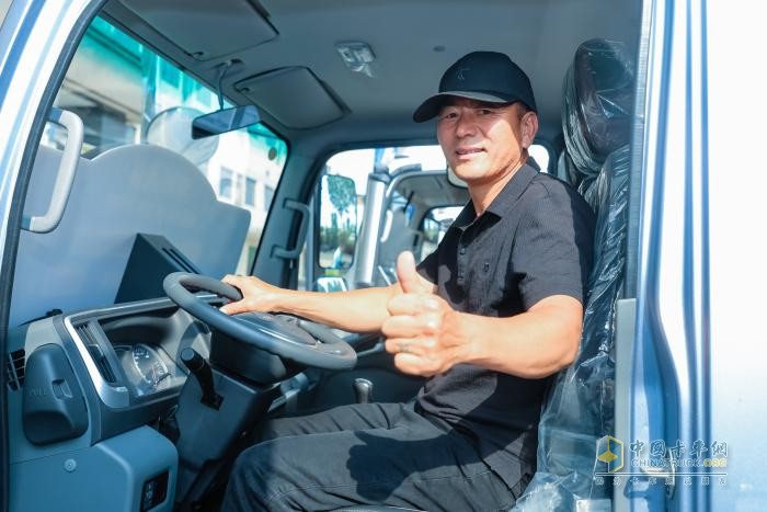 全新骏铃A9登陆武汉 “5A标准”重新定义高端轻卡