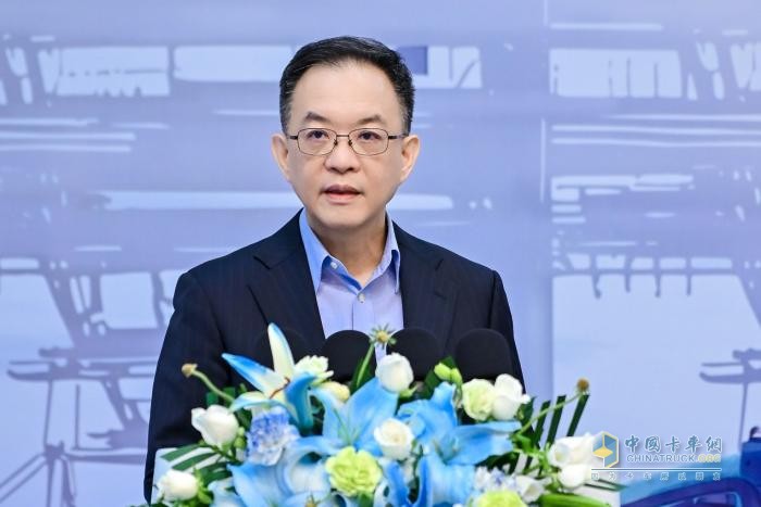 北汽福田欧曼新能源港口车交付 共建盐田港零碳示范标杆