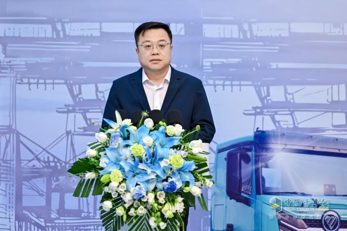 北汽福田欧曼新能源港口车交付 共建盐田港零碳示范标杆