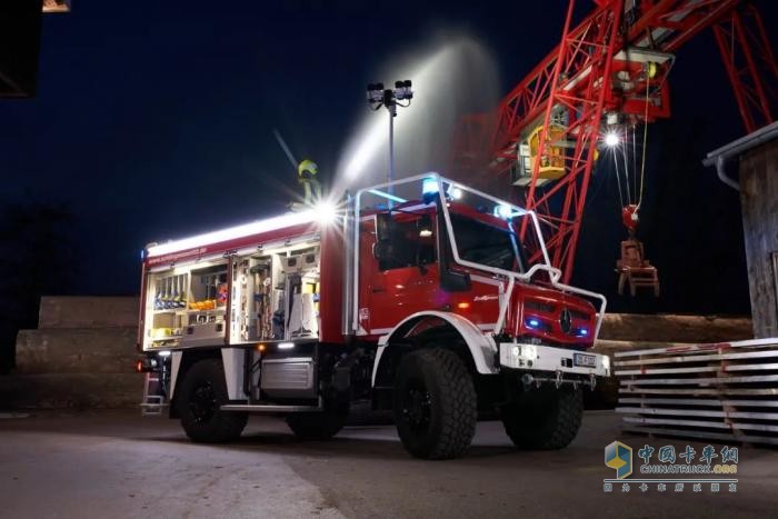硬核救援：乌尼莫克TLF 3000 和Atego HLF 10即将亮相RETTmobil展
