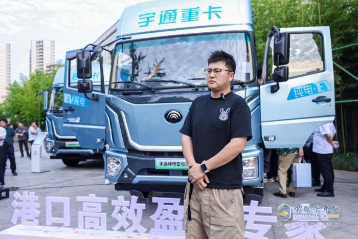 在钢铁与盐雾之间，宇通重卡T系列如何书写新能源时代的人性答案？