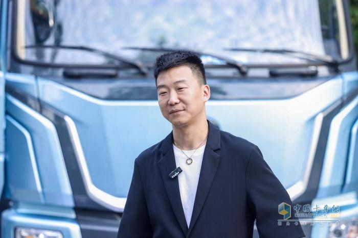 在钢铁与盐雾之间，宇通重卡T系列如何书写新能源时代的人性答案？