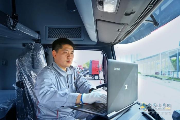 东风商用车：又是TA们！这波流量TA们值得拥有