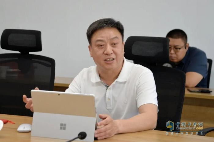 营销事业部举行“东风阳光创新服务工作室”导师带徒签约仪式