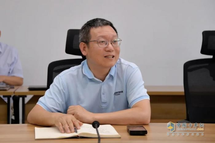 营销事业部举行“东风阳光创新服务工作室”导师带徒签约仪式