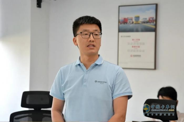 营销事业部举行“东风阳光创新服务工作室”导师带徒签约仪式