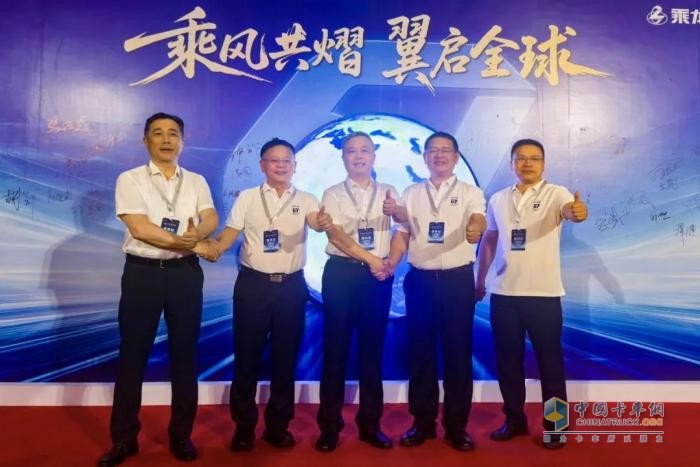 “乘风共熠 翼启全球” 玉柴助力东风柳汽扬帆出海
