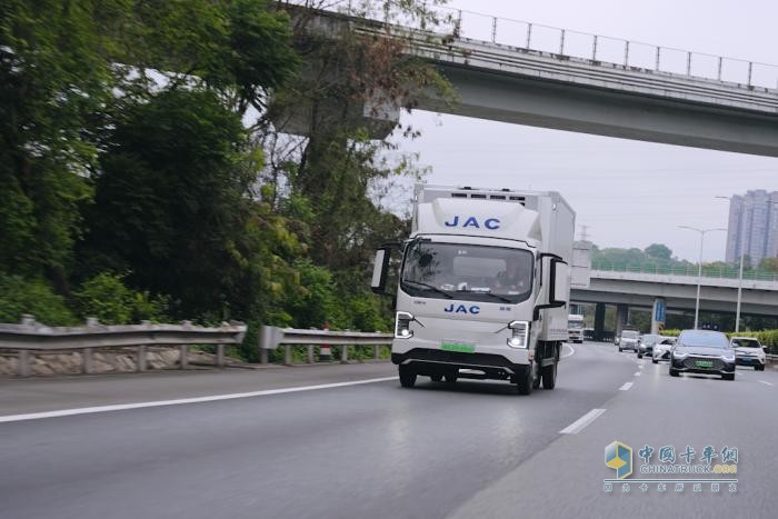江淮新能源轻卡ES9冷藏车