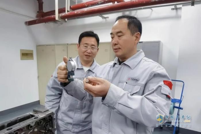 东风商用车：大师级“碰撞”，会有怎样的火花
