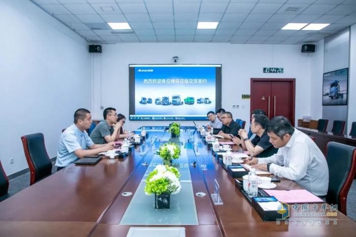 打造行业新典范！福田欧曼与诚泰租赁达成500台新能源重卡采购合作，共筑绿色运力新生态