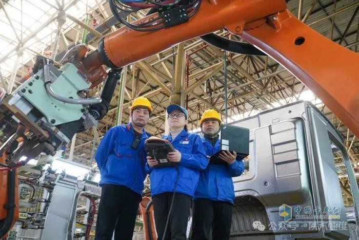 陕汽：樊凡喜获西安市2025年第二季度“敬业奉献好人”