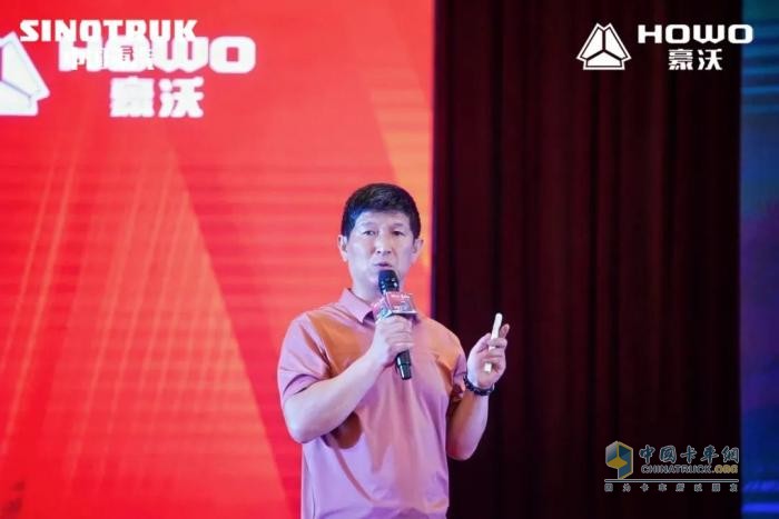 昆仑山下 王者呈现！中国重汽HOWO-TS7 燃气牵引车擎动高原物流新篇章