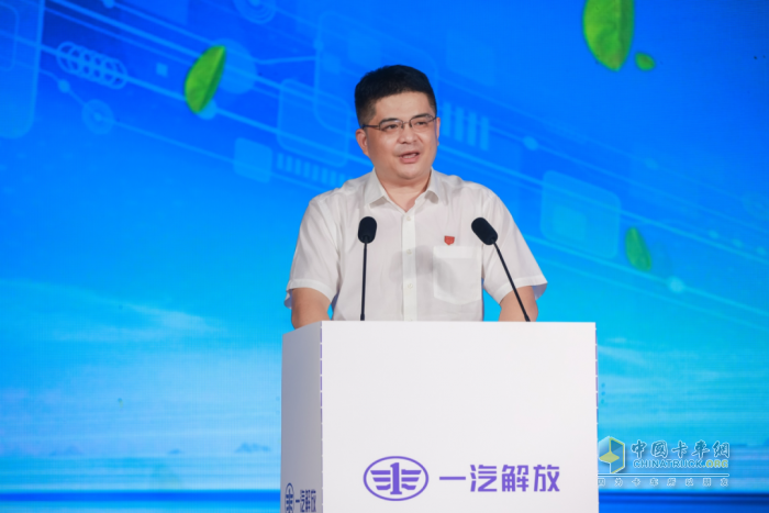 一汽解放鹰途大马力新品上市，以“芯”动力开启高端重卡新征程