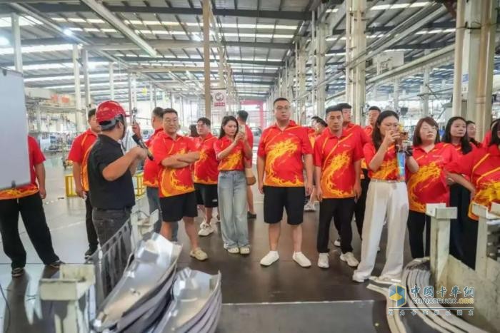 郑州有方货运公司走进飞碟汽车，体验智造科技魅力
