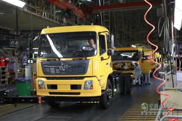东风商用车：“干”字当头，“拼”劲满格！公司全领域按下“加速键”