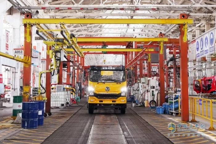 东风商用车：“干”字当头，“拼”劲满格！公司全领域按下“加速键”