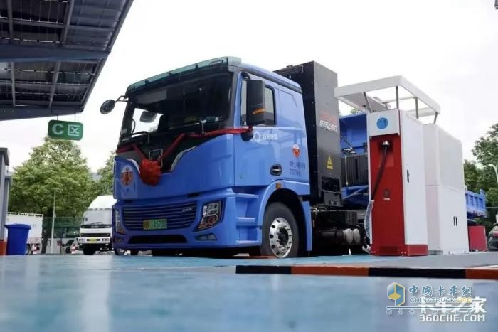 产销两旺、旺季更旺！徐工新能源重卡引领行业“绿色主旋律”