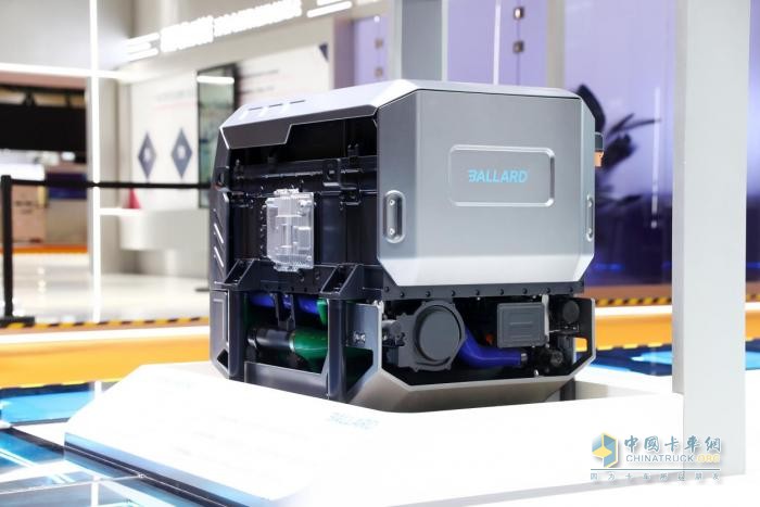 潍柴七大海外品牌亮相进博：汇聚全球顶尖科技，深耕国际化之路