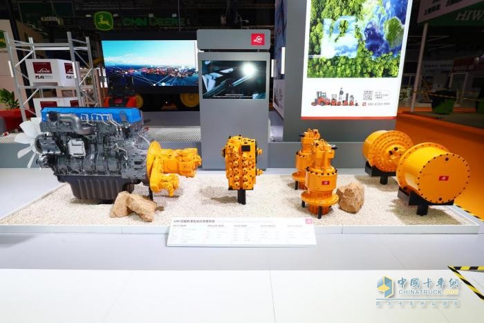 潍柴七大海外品牌亮相进博：汇聚全球顶尖科技，深耕国际化之路