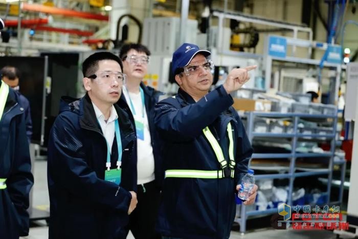 全球合作伙伴走进福康灯塔工厂，共探智能制造新高度