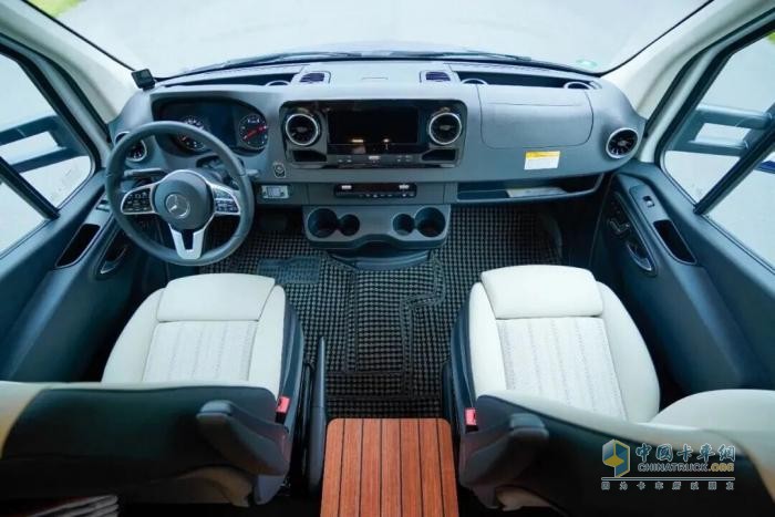 上海见！宇通房车亮相第 24 届上海国际房车展