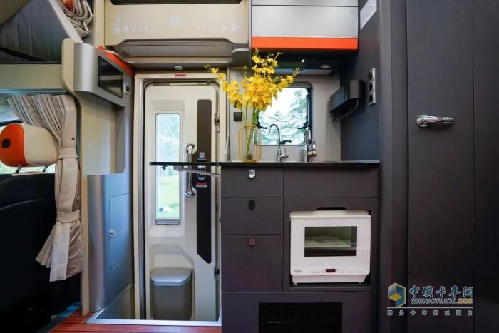 上海见！宇通房车亮相第 24 届上海国际房车展