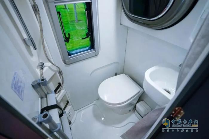 上海见！宇通房车亮相第 24 届上海国际房车展