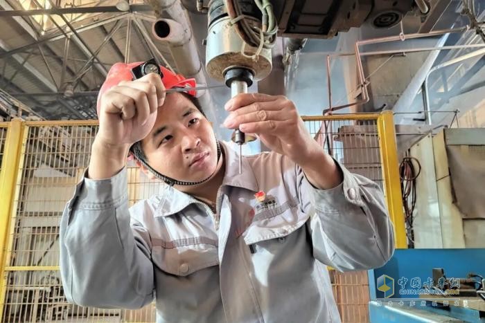 东风商用车：燃情攻坚，拼搏不止，向全年目标冲刺！