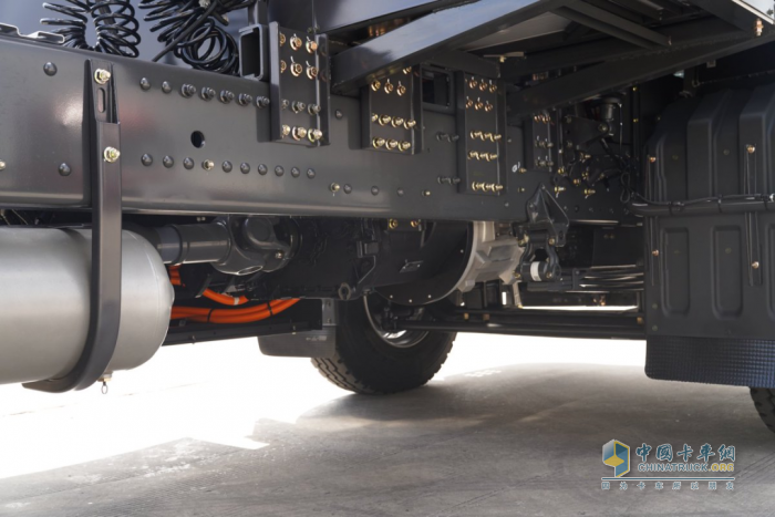 乘龙H7 Pro新能源牵引车：从驾驭到运营，开启智慧创富新时代