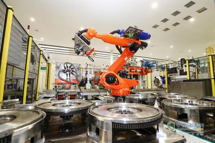 潍柴入选领航级智能工厂 以硬核实力亮相世界智能制造大会