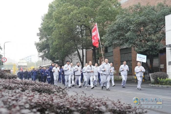 东风商用车：全力跑好2026“第一棒”