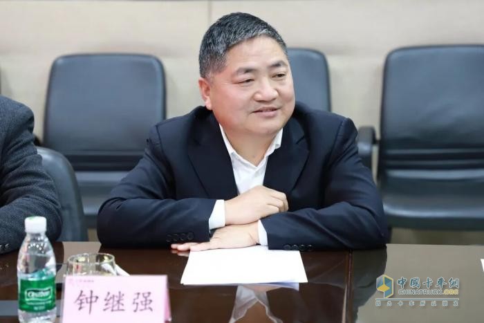 东风股份与三环车桥签署战略合作协议