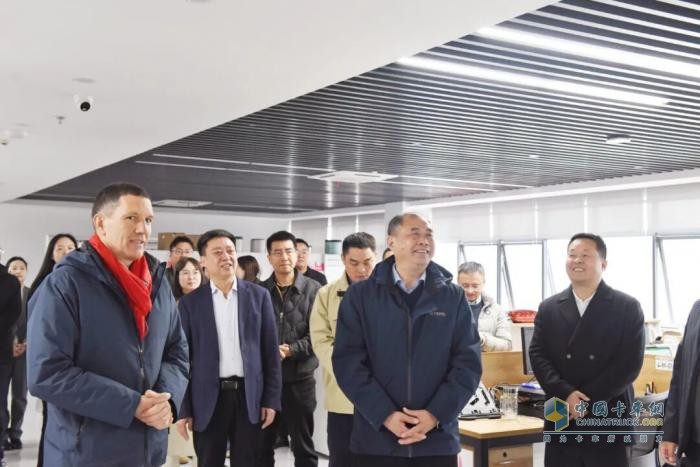 东风商用车全面开工！让我们并肩驰骋，奔赴新程