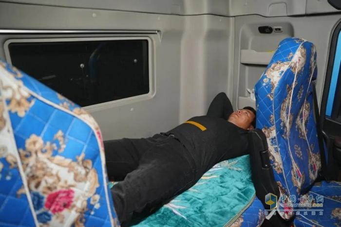 高效节能+驾乘舒适！欧曼银河5M纯电重卡让韩师傅运煤能赢能享