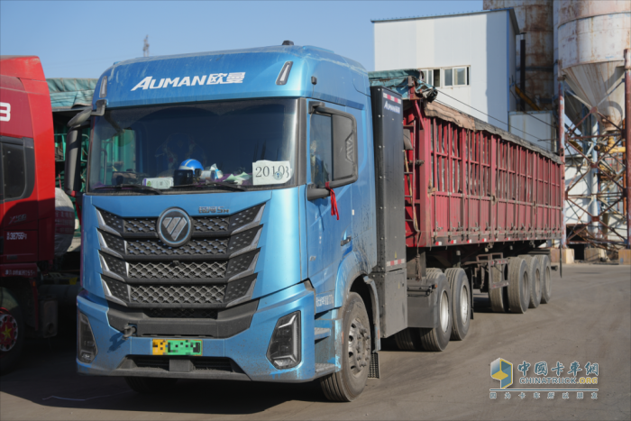 高效节能+驾乘舒适！欧曼银河5M纯电重卡让韩师傅运煤能赢能享