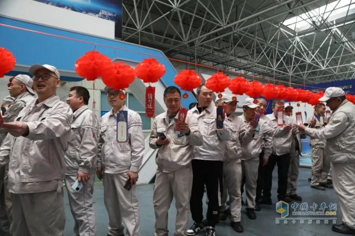 解放动力总成事业部欢喜闹元宵！