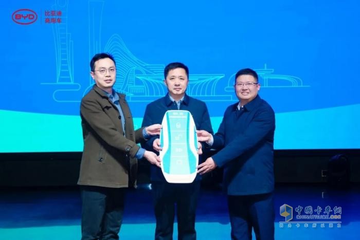 50台比亚迪纯电动自卸车交付郑州！硬核技术护航航空港绿色建设