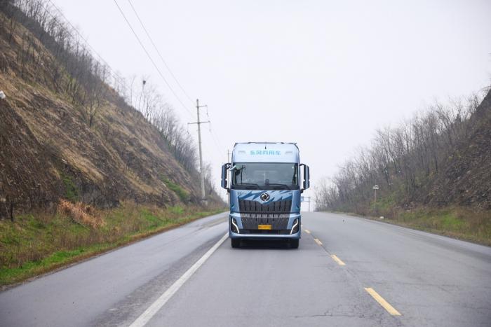 “开龙擎 向富行” 阜阳至杭州赵师傅带货试车 东风新KL 600马力综合油耗29升