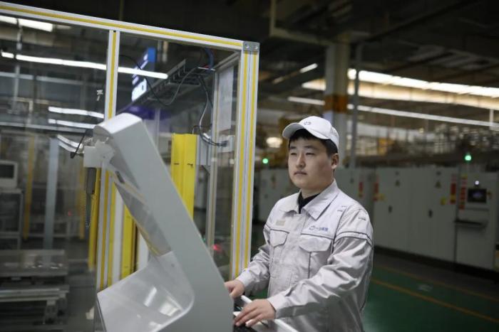 解放动力王宝：匠心砺技攀高峰 实干笃行显担当